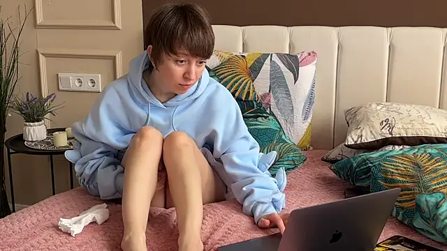 daniellia  online show from March 2026 02:16:01 PM