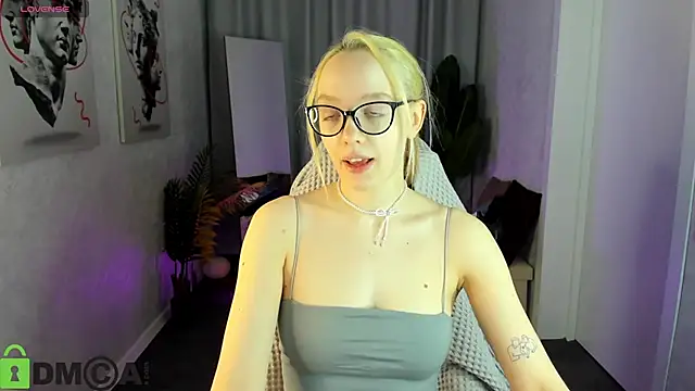 R0cket bunny online show from April 2026 12:35:02 AM