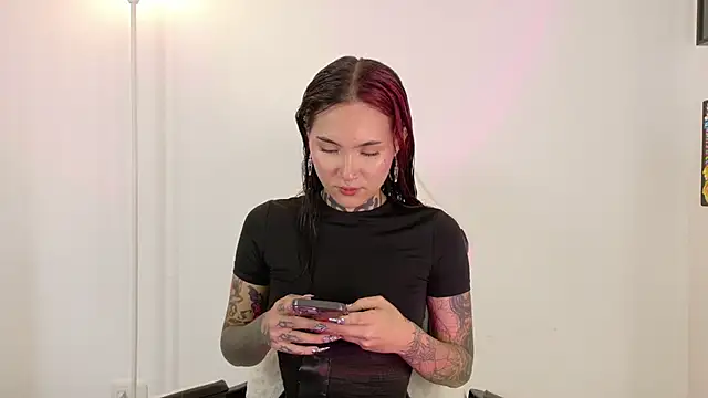 sara queen10 online show from April 2026 02:11:02 PM