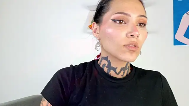 sara queen10 online show from June 2026 05:41:02 AM