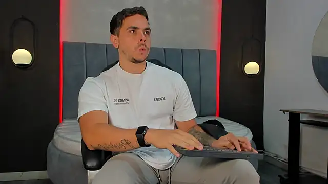 Liam walk  online show from April 2026 06:09:01 PM