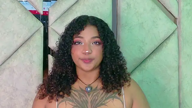 Snapshot of Cristal-Jonnes chatting on July 2026 04:49:01 AM Cristal-Jonnes online show from July 2026 04:49:01 AM