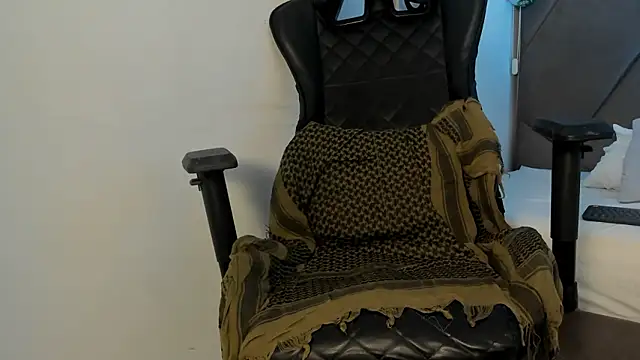 Snapshot of andrew_colleman chatting on February 2026 02:21:02 AM andrew colleman online show from February 2026 02:21:02 AM