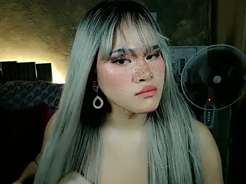 YllanaAltheaXxX online show from April 2026 04:52:01 PM