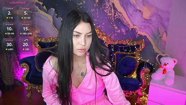 EliseVelour online show from April 2026 01:37:02 PM