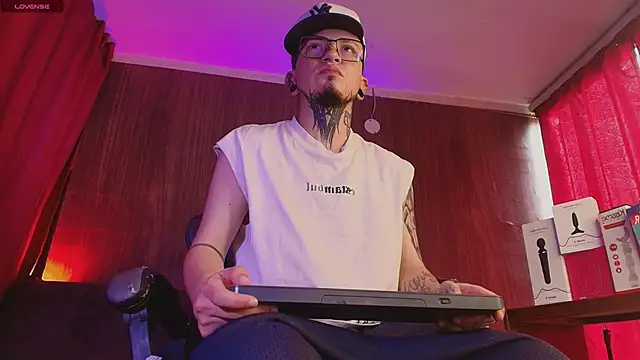 tyler jones  online show from June 2026 03:18:01 PM