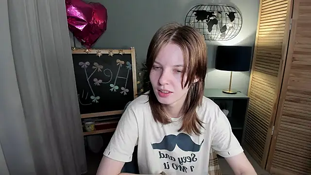 Snapshot of Madelaineses chatting on November 2025 09:07:02 AM Madelaineses online show from November 2025 09:07:02 AM