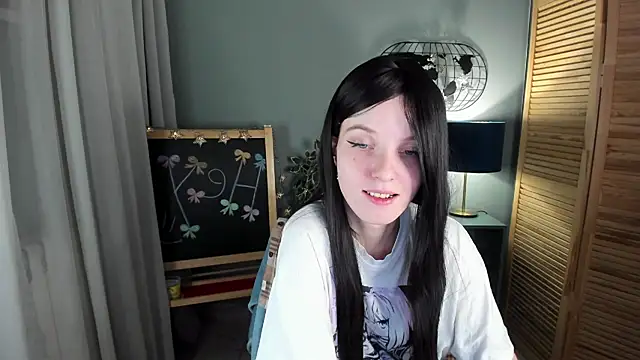 Snapshot of Madelaineses chatting on November 2025 09:36:01 AM Madelaineses online show from November 2025 09:36:01 AM