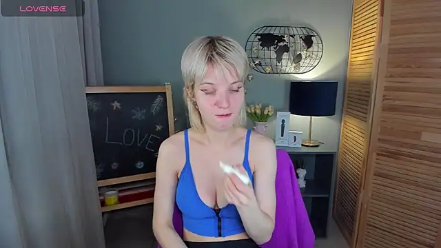 Snapshot of Madelaineses chatting on February 2026 09:21:02 AM Madelaineses online show from February 2026 09:21:02 AM