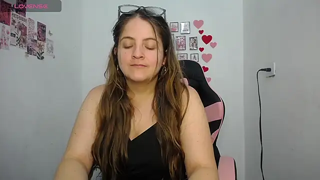 Pregnant Kloe online show from May 2026 10:27:01 PM