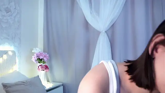 FalineBeacher online show from April 2026 02:36:02 AM