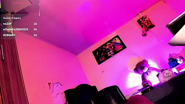 Rossedewitt  online show from April 2026 07:08:02 PM