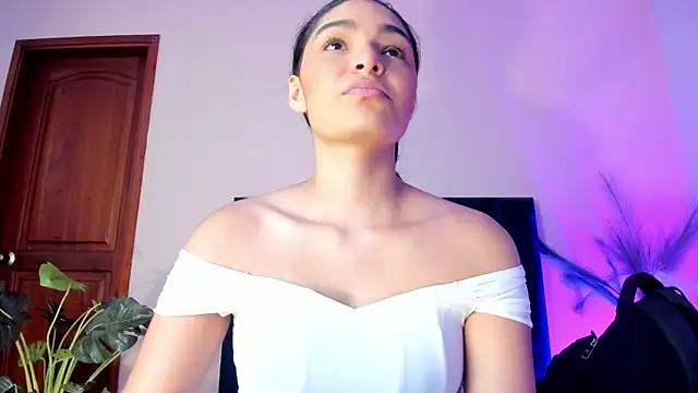 LunaAspen  online show from March 2026 06:09:02 PM