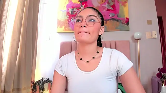 LunaAspen  online show from April 2026 06:04:02 PM