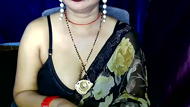 Snapshot of QUEEN_SAKHI- chatting on June 2026 08:37:02 AM QUEEN SAKHI- online show from June 2026 08:37:02 AM