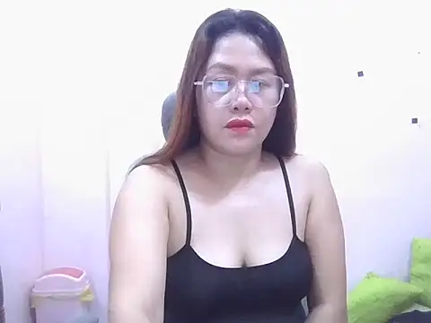 WildPussy4uxx online show from November 2025 05:07:02 AM