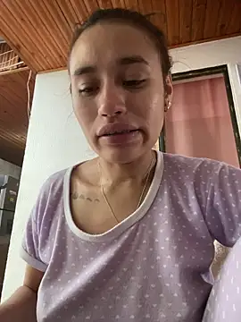 juliana-mancini online show from November 2025 05:01:02 PM