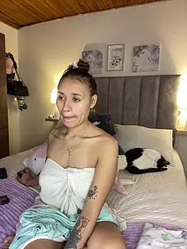 juliana-mancini online show from December 2025 05:09:01 PM