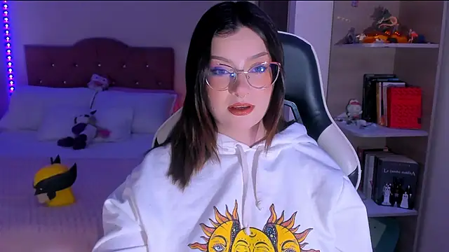 OphelianaRose33 online show from February 2026 10:38:02 PM