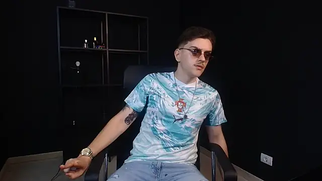FelixStarkk online show from June 2026 04:32:02 AM