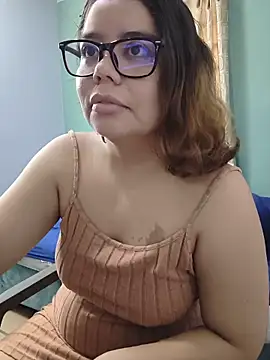 Snapshot of saenz_eymi chatting on June 2026 06:11:01 PM saenz eymi online show from June 2026 06:11:01 PM