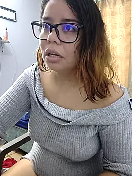 Snapshot of saenz_eymi chatting on June 2026 06:21:02 PM saenz eymi online show from June 2026 06:21:02 PM