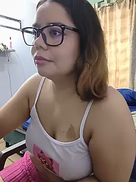 Snapshot of saenz_eymi chatting on June 2026 03:53:01 PM saenz eymi online show from June 2026 03:53:01 PM