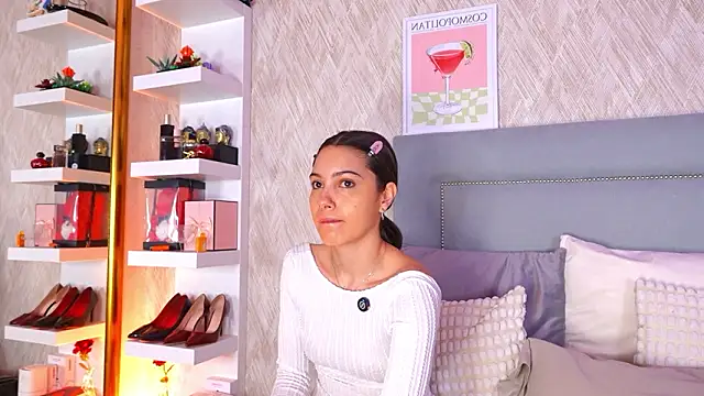 Sofy Bradd online show from March 2026 07:54:02 AM