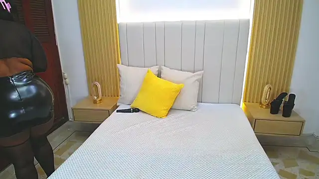 WildScarlet online show from March 2026 12:49:02 PM