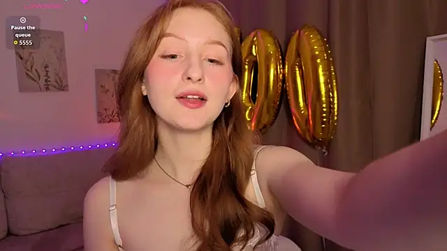 Betty Twinkle online show from November 2025 10:54:02 PM