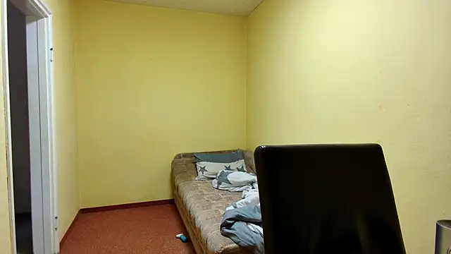 Snapshot of k74robert chatting on April 2026 03:45:01 PM k74robert online show from April 2026 03:45:01 PM