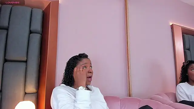 LisaMendez online show from March 2026 11:12:02 PM