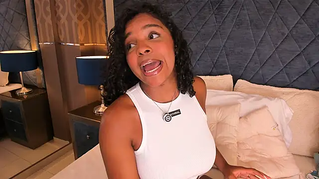 Snapshot of LisaMendez chatting on July 2026 03:23:01 AM LisaMendez online show from July 2026 03:23:01 AM