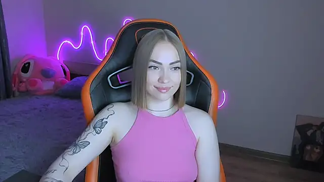 LaraKrein lk online show from April 2026 04:45:02 PM