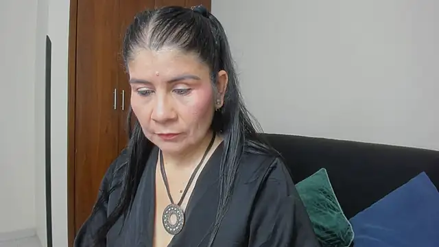 Snapshot of kiraGeiner chatting on June 2026 01:09:01 AM kiraGeiner online show from June 2026 01:09:01 AM
