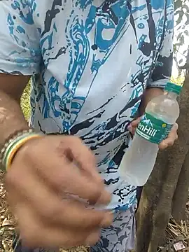 Snapshot of Aeroxx chatting on March 2026 04:28:02 AM Aeroxx online show from March 2026 04:28:02 AM