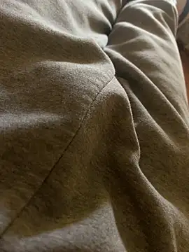 MuzzyFacing online show from April 2026 10:52:02 AM