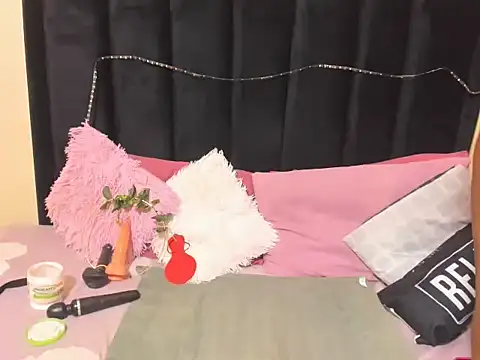 AmazingDarkDoll online show from February 2026 11:18:01 AM