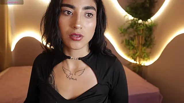 Emma and Issac online show from March 2026 08:35:02 PM