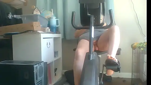 Snapshot of DareGoneWrong chatting on March 2026 12:05:01 AM DareGoneWrong online show from March 2026 12:05:01 AM