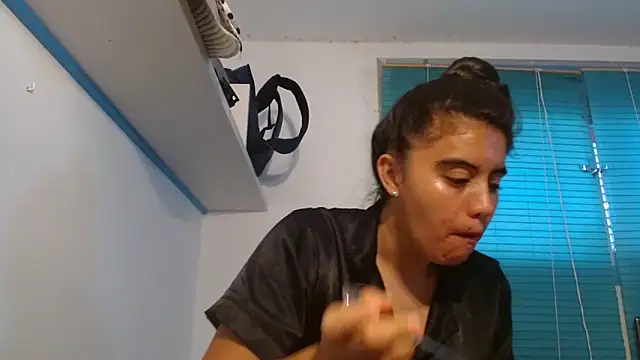 Snapshot of Arieeel_09 chatting on April 2026 06:07:02 AM Arieeel 09 online show from April 2026 06:07:02 AM