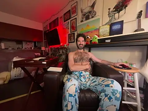 Pupscritch online show from December 2025 02:45:02 PM