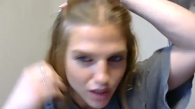Snapshot of sweetceeme chatting on April 2026 01:42:02 AM sweetceeme online show from April 2026 01:42:02 AM