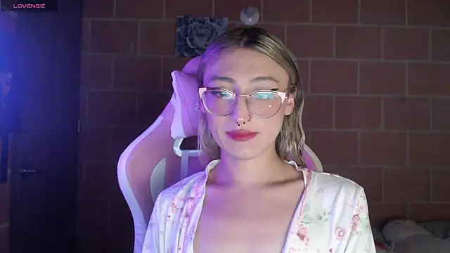 Andrea camilaaa online show from April 2026 11:06:01 AM