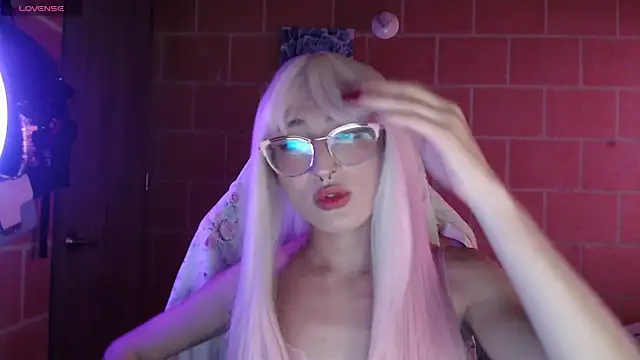 Andrea camilaaa online show from April 2026 05:41:02 PM