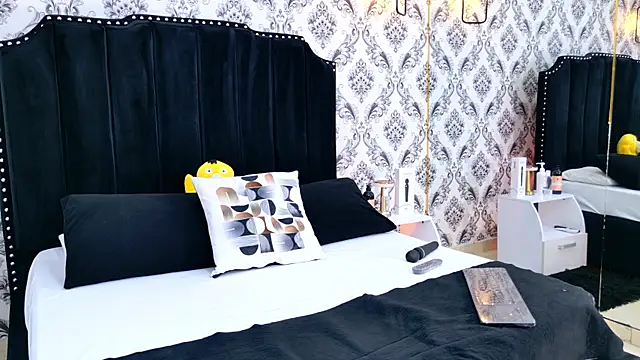 Angelique Angell online show from January 2026 07:48:02 PM