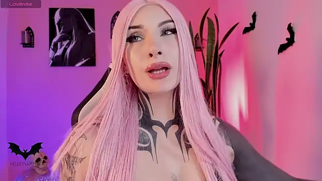 VelvetVampiree online show from April 2026 05:19:01 AM