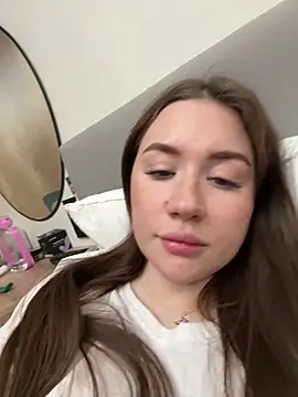 Snapshot of MeganStrain chatting on March 2026 04:03:02 PM MeganStrain online show from March 2026 04:03:02 PM