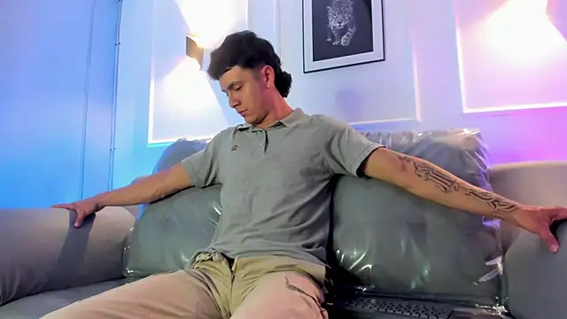 Leo santoro online show from April 2026 01:33:02 PM