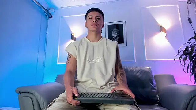 Leo santoro online show from April 2026 02:35:01 PM